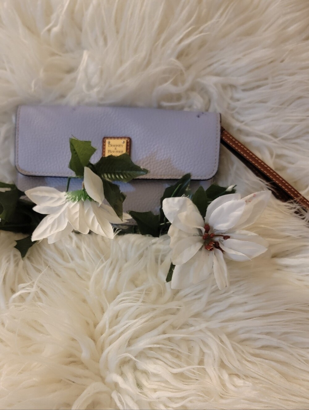 🆕️👛Dooney and Bourke Milly Wristlet, Glacier Blue